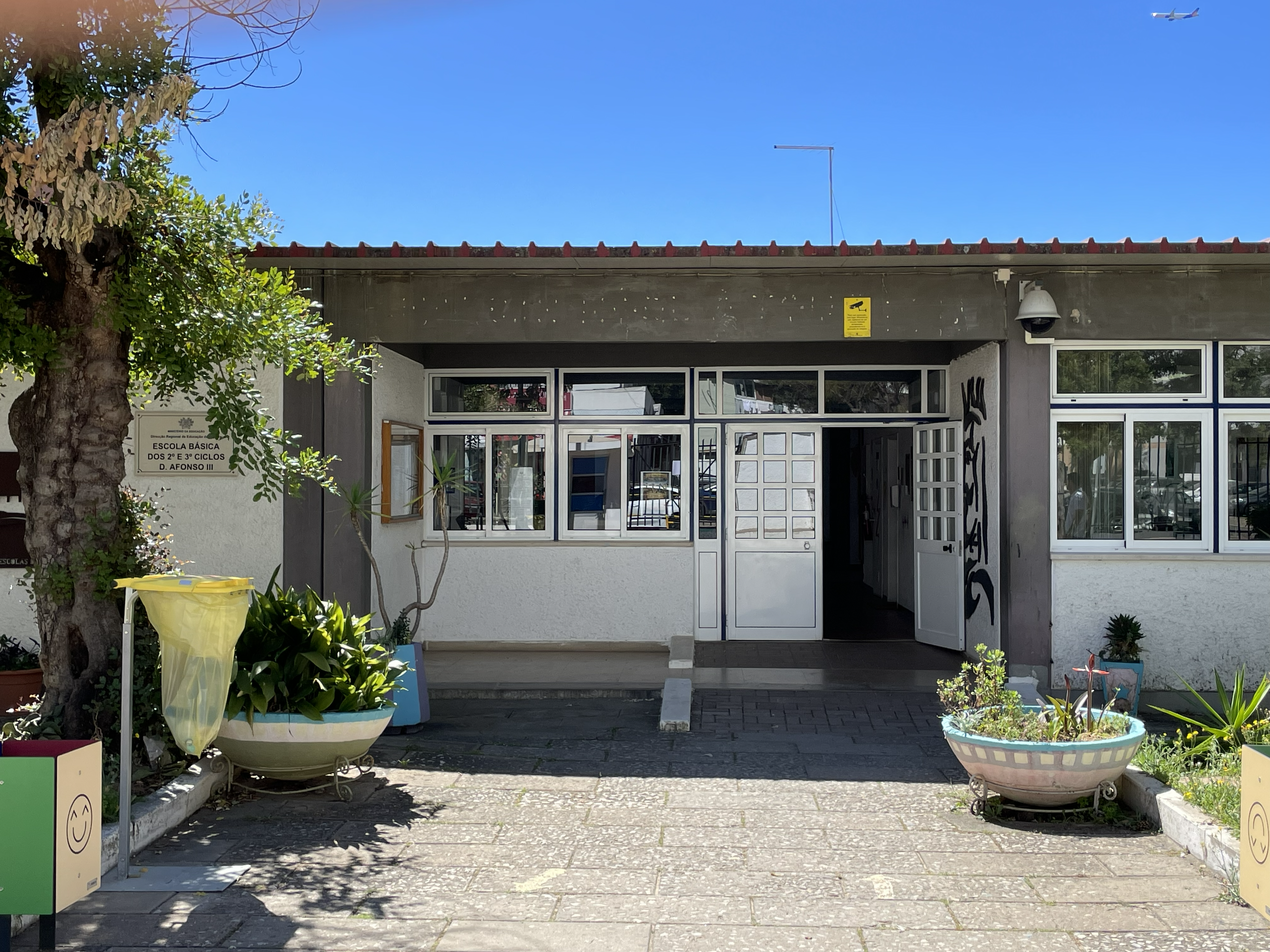 Entrada da Escola Básica D. Afonso III